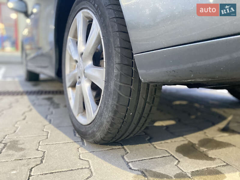 Хэтчбек Honda Insight 2010 в Киеве фото 7 Хэтчбек Honda Insight 2010 в Киеве