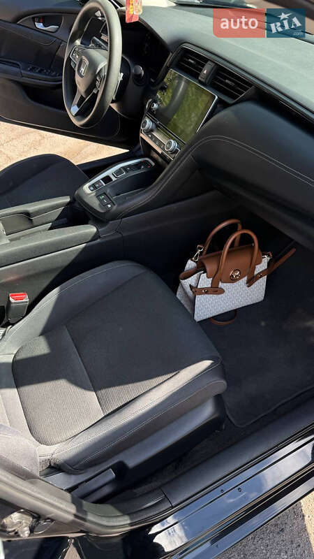 Седан Honda Insight 2018 в Днепре