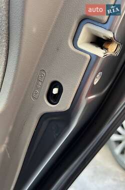 Хетчбек Honda Insight 2014 в 