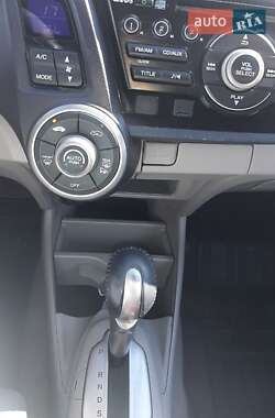 Хэтчбек Honda Insight 2010 в 