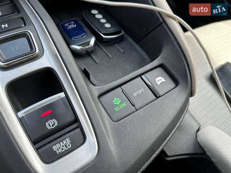 Седан Honda Insight 2018 в Луцке