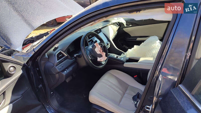 Седан Honda Insight 2019 в Киеве