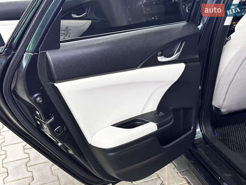Седан Honda Insight 2019 в Одессе