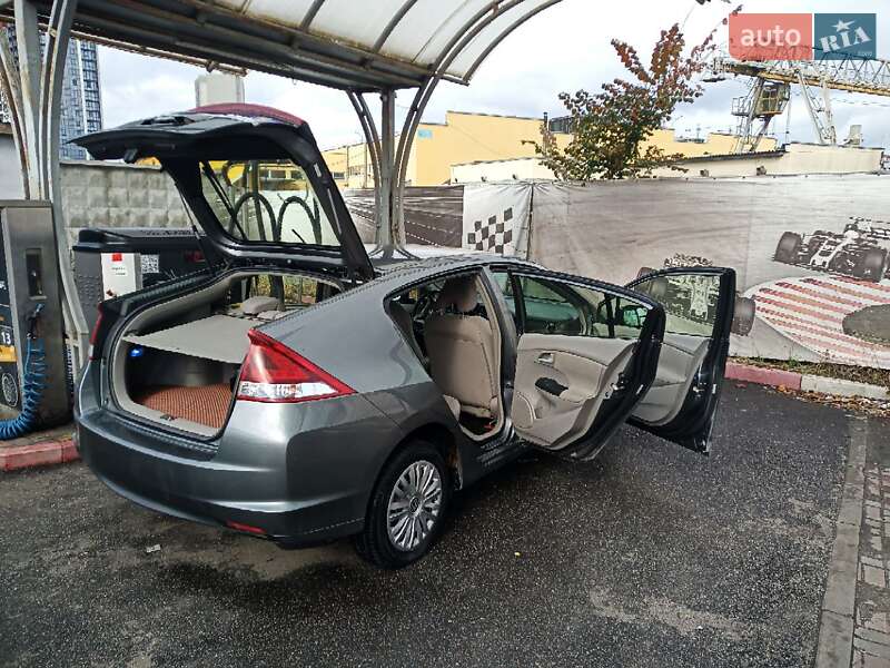 Хэтчбек Honda Insight 2014 в Киеве