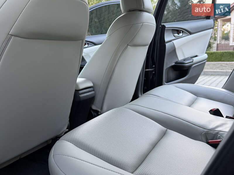 Седан Honda Insight 2018 в Одессе