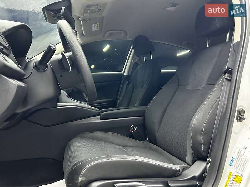 Седан Honda Insight 2020 в Чернівцях