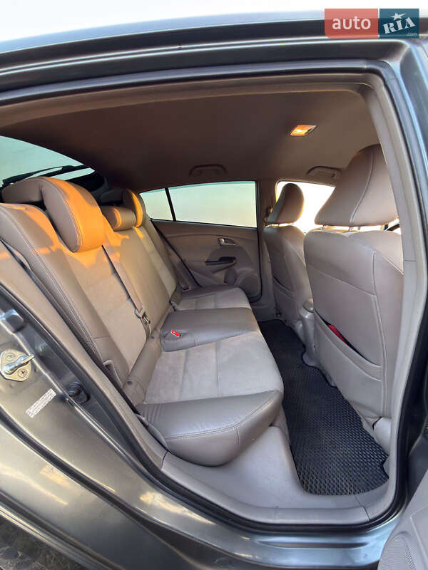 Хэтчбек Honda Insight 2012 в Полтаве