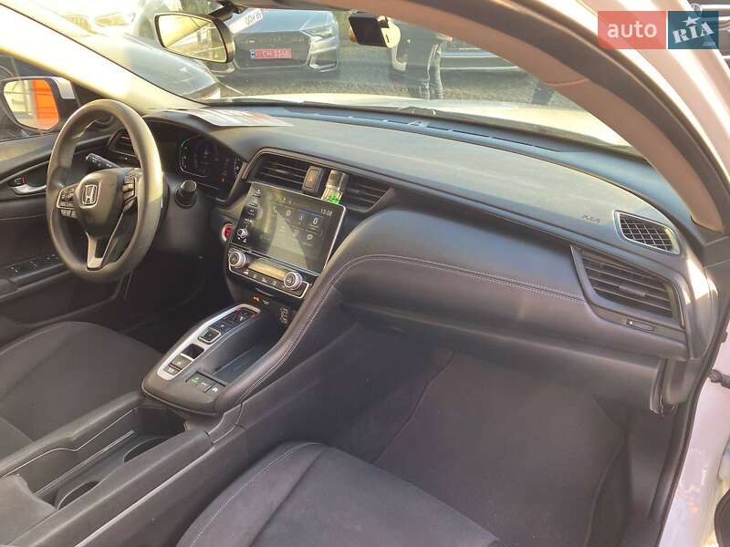 Седан Honda Insight 2018 в Львове