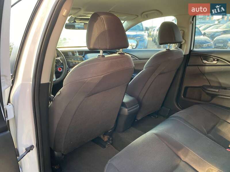 Седан Honda Insight 2018 в Львове