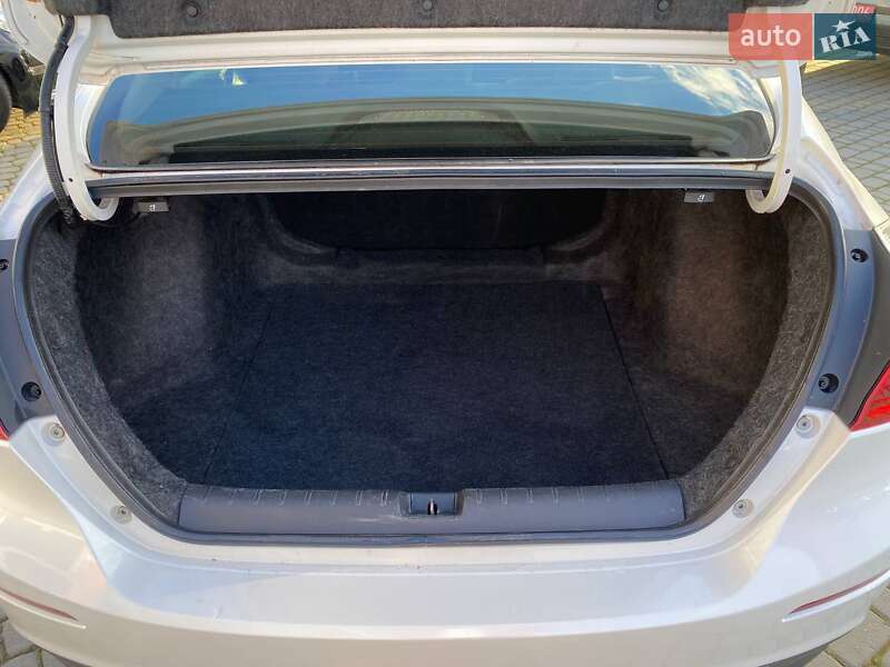 Седан Honda Insight 2018 в Львове