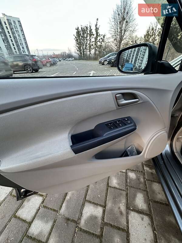 Хэтчбек Honda Insight 2010 в Луцке фото 17 Хэтчбек Honda Insight 2010 в Луцке