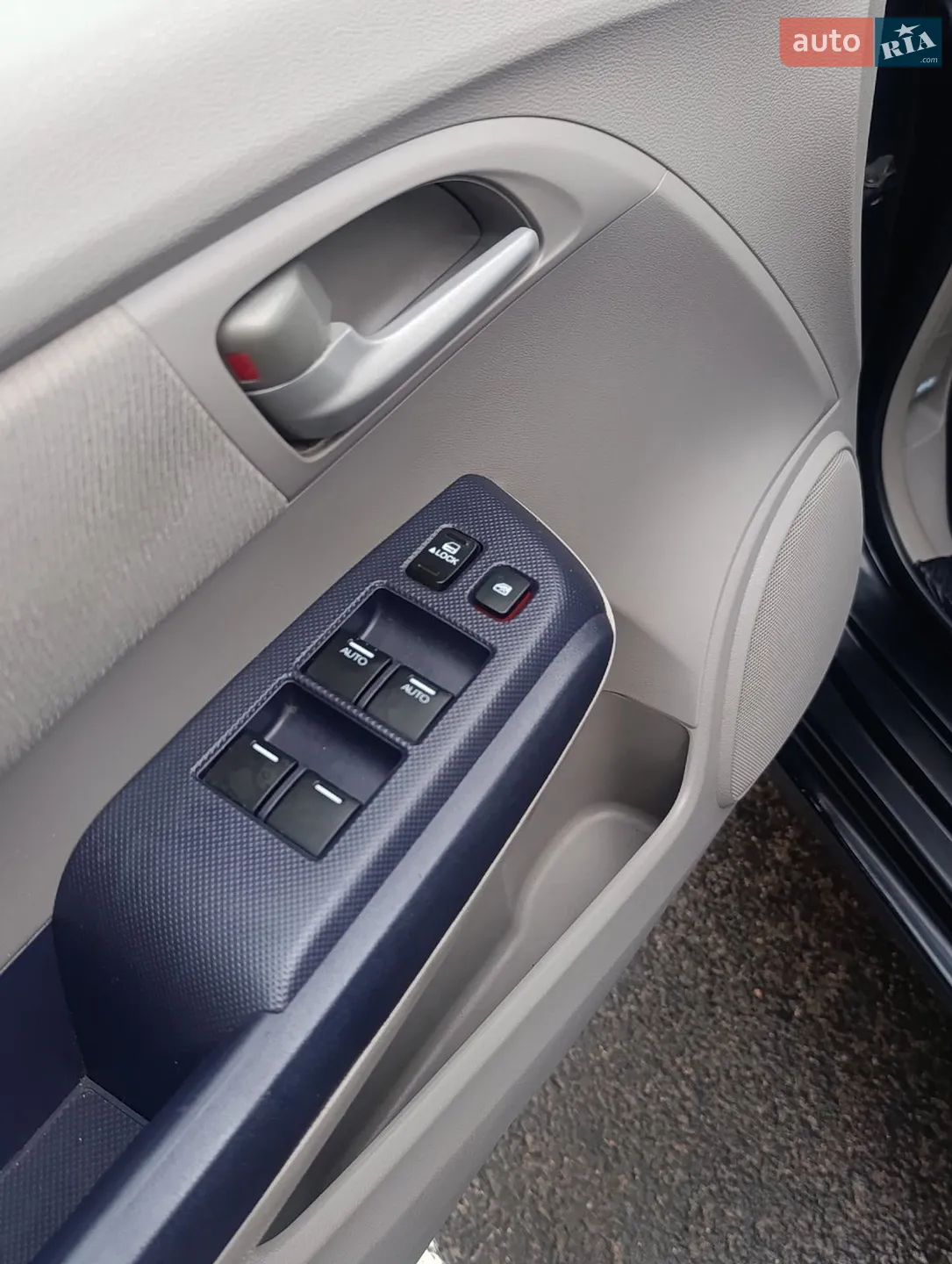 Honda Insight 2009 VIN JHMZE2850AS205032 фото оголошення 11 з 34
