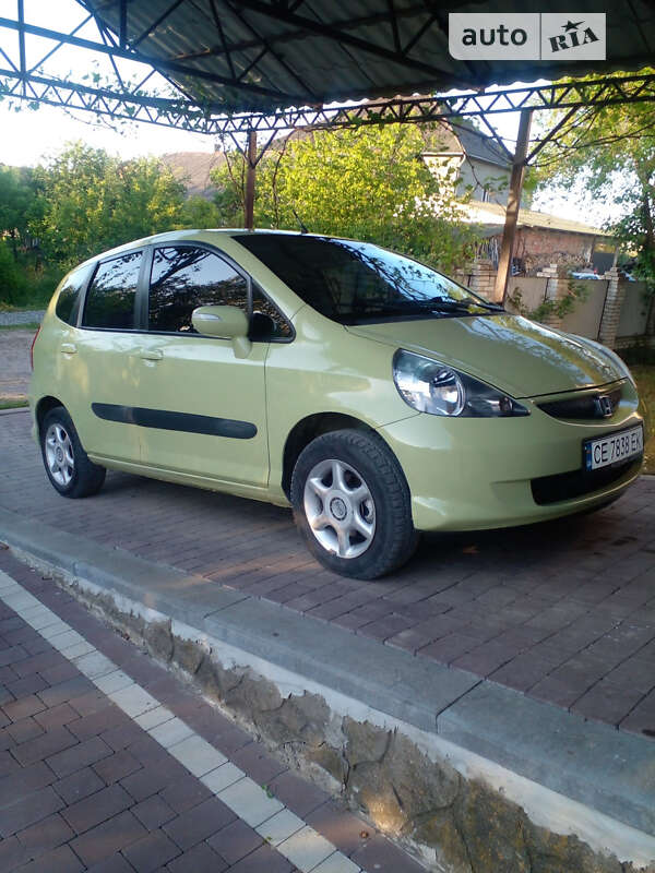 Хетчбек Honda Jazz 2005 в Чернівцях