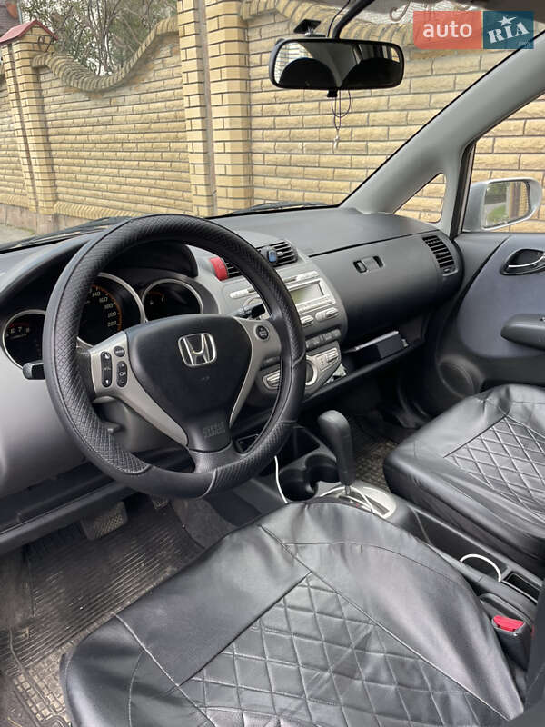 Хэтчбек Honda Jazz 2006 в Львове