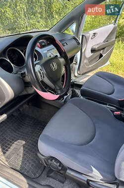 Хэтчбек Honda Jazz 2005 в 
