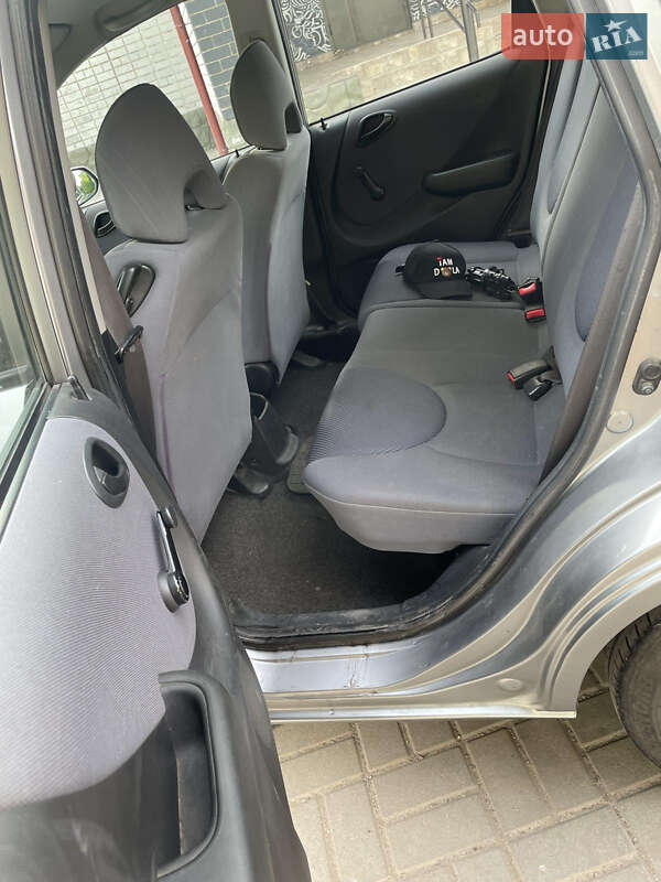 Хэтчбек Honda Jazz 2006 в Новомосковске