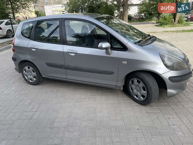 Хэтчбек Honda Jazz 2006 в Новомосковске