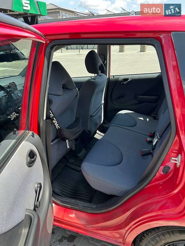 Хетчбек Honda Jazz 2003 в Чернівцях