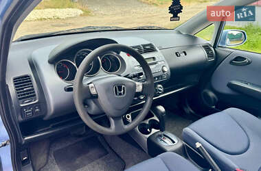Хэтчбек Honda Jazz 2005 в 