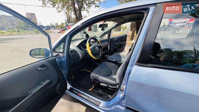 Хэтчбек Honda Jazz 2004 в Кривом Роге