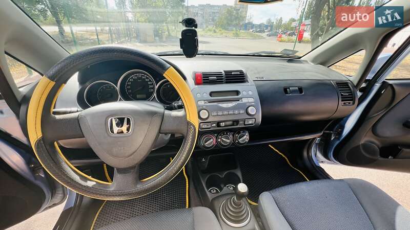 Хэтчбек Honda Jazz 2004 в Кривом Роге