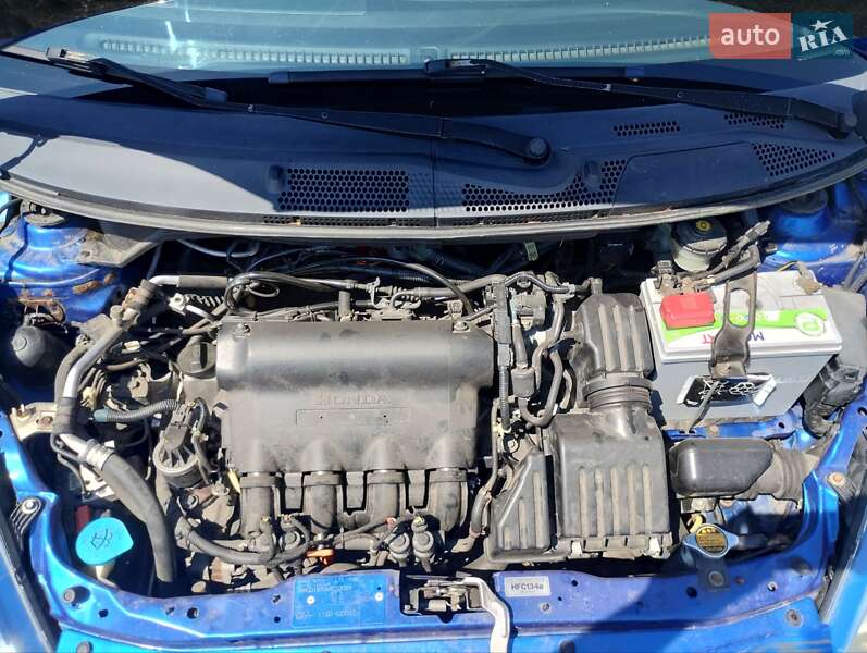 Хэтчбек Honda Jazz 2006 в Днепре
