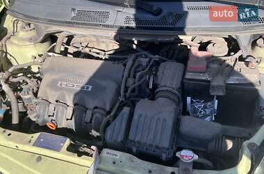 Хэтчбек Honda Jazz 2006 в  фото 16 Хэтчбек Honda Jazz 2006 в