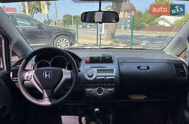 Хэтчбек Honda Jazz 2006 в 