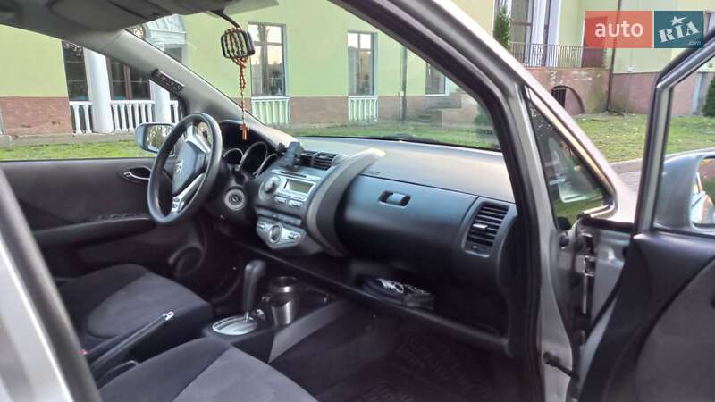 Хэтчбек Honda Jazz 2005 в Жидачове