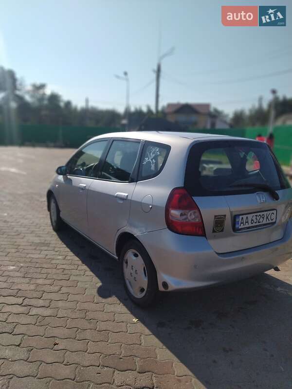 Хэтчбек Honda Jazz 2005 в Ирпене