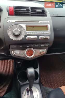 Хэтчбек Honda Jazz 2007 в 