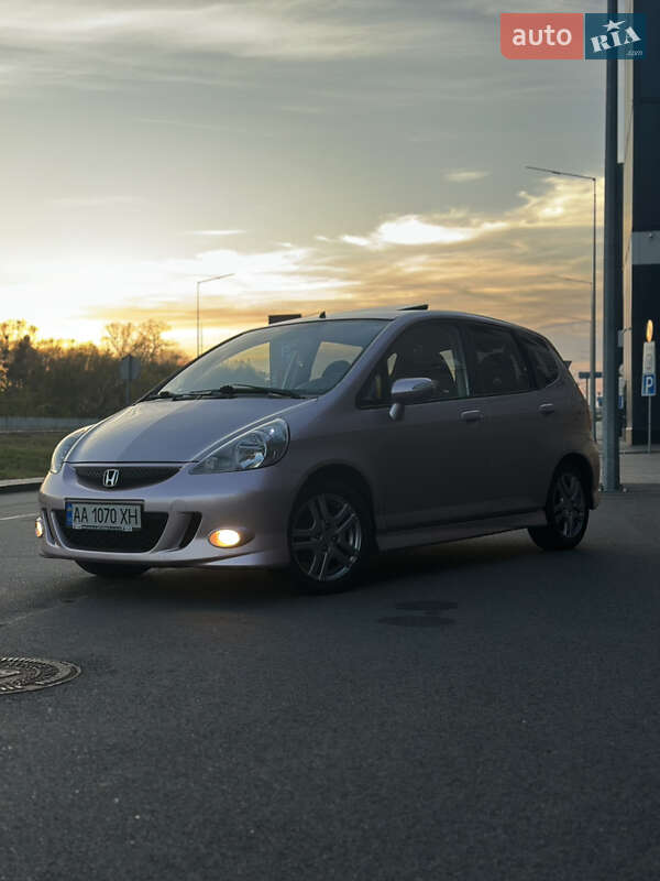 Хэтчбек Honda Jazz 2008 в Киеве