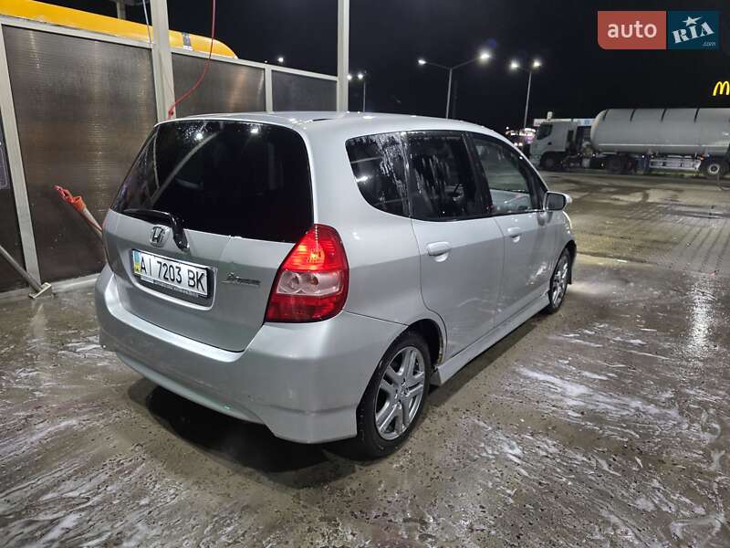 Хэтчбек Honda Jazz 2006 в Киеве