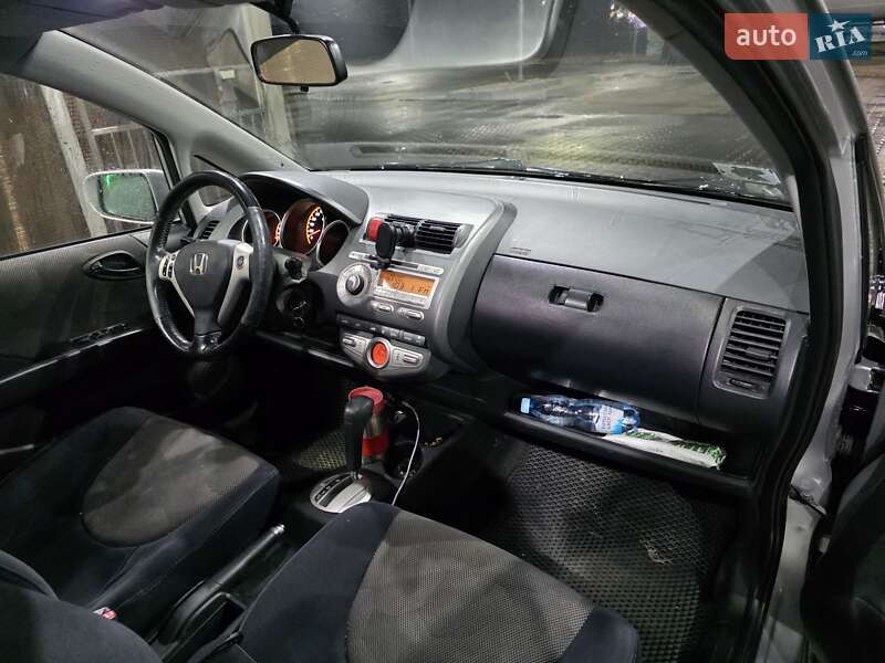 Хэтчбек Honda Jazz 2006 в Киеве