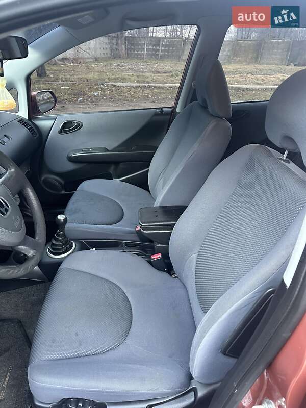 Хэтчбек Honda Jazz 2005 в Раздельной