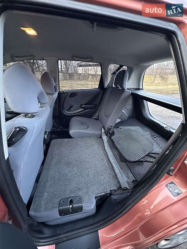 Хэтчбек Honda Jazz 2005 в Раздельной