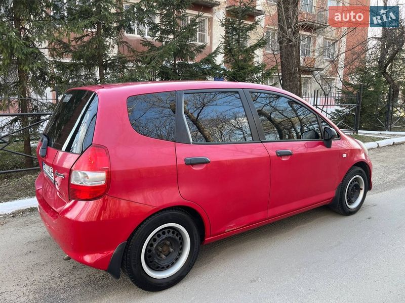 Хэтчбек Honda Jazz 2005 в Надворной