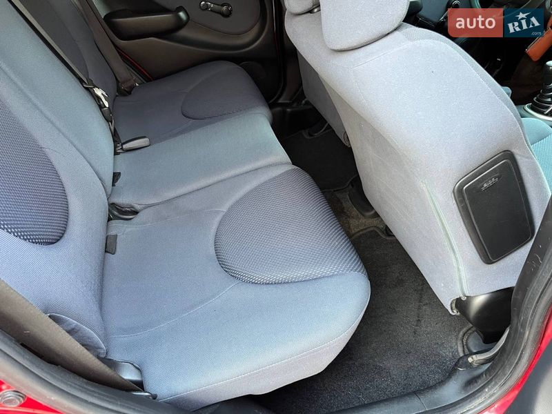 Хэтчбек Honda Jazz 2005 в Надворной