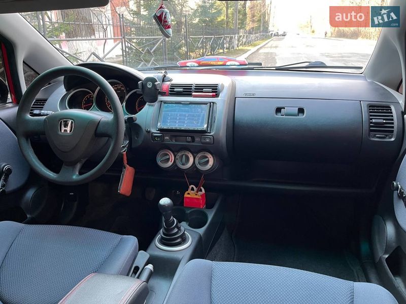 Хэтчбек Honda Jazz 2005 в Надворной