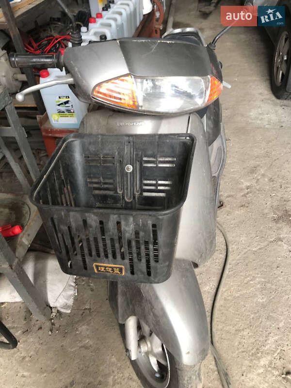 Скутер Honda Lead 100 1999 в Полтаві