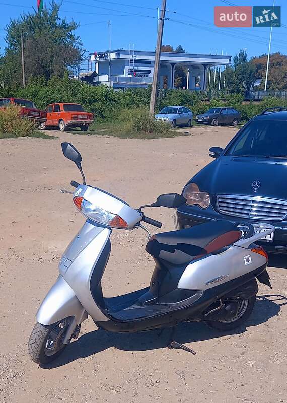 Скутер Honda Lead 50 AF 48 2002 в Кам'янець-Подільському