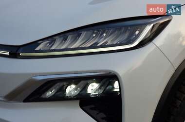 Позашляховик / Кросовер Honda M-NV 2023 в 
