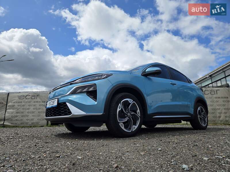 Honda M-NV 2023