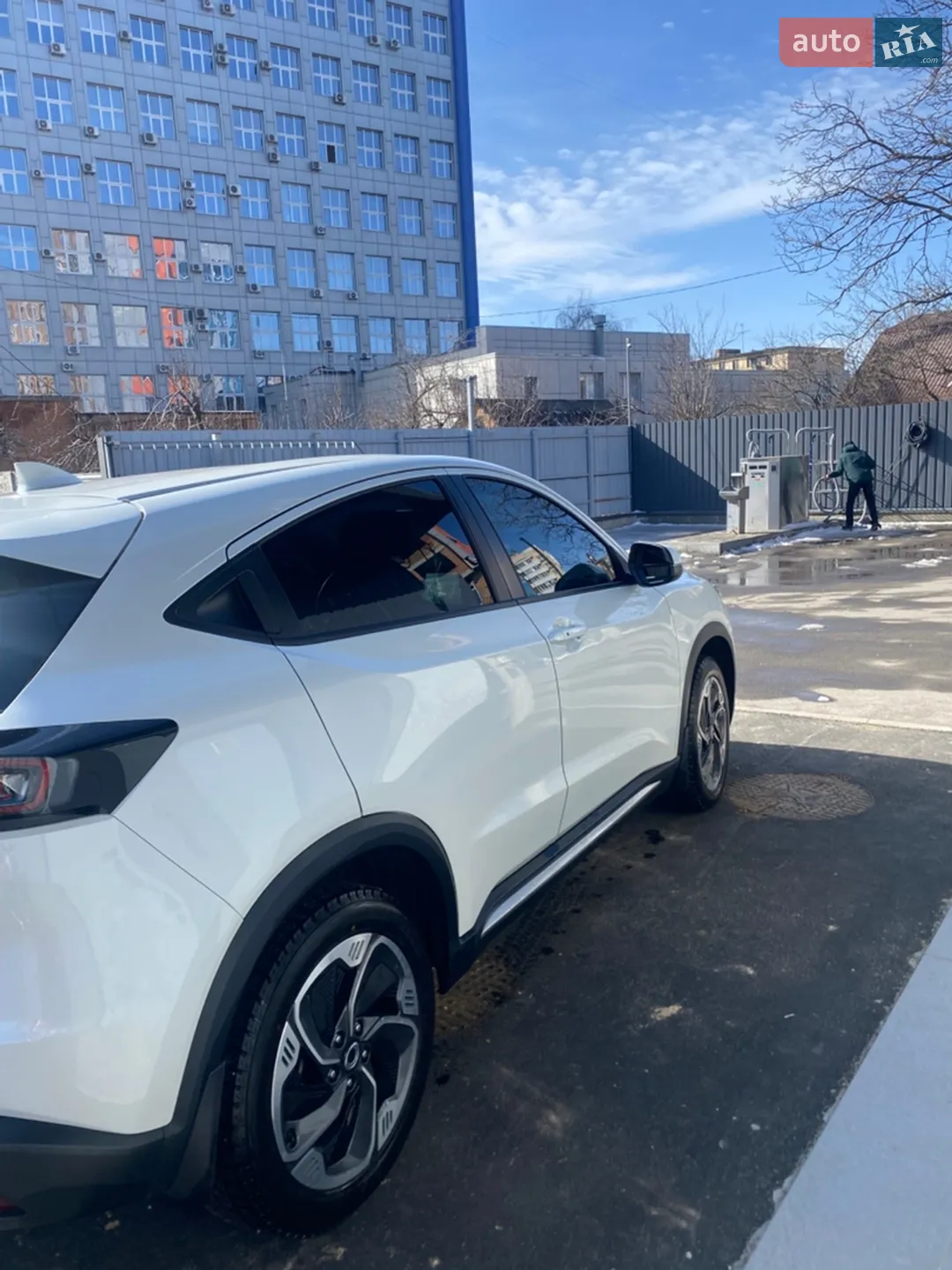 Honda M-NV 2023 VIN LVHDH2869P5001605 фото оголошення 3 з 6