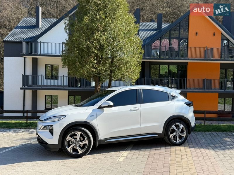 Позашляховик / Кросовер Honda M-NV 2022 в Чернівцях