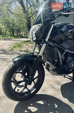 Мотоцикл Спорт-туризм Honda NC 700S 2012 в 