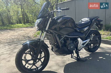 Мотоцикл Спорт-туризм Honda NC 700S 2012 в 