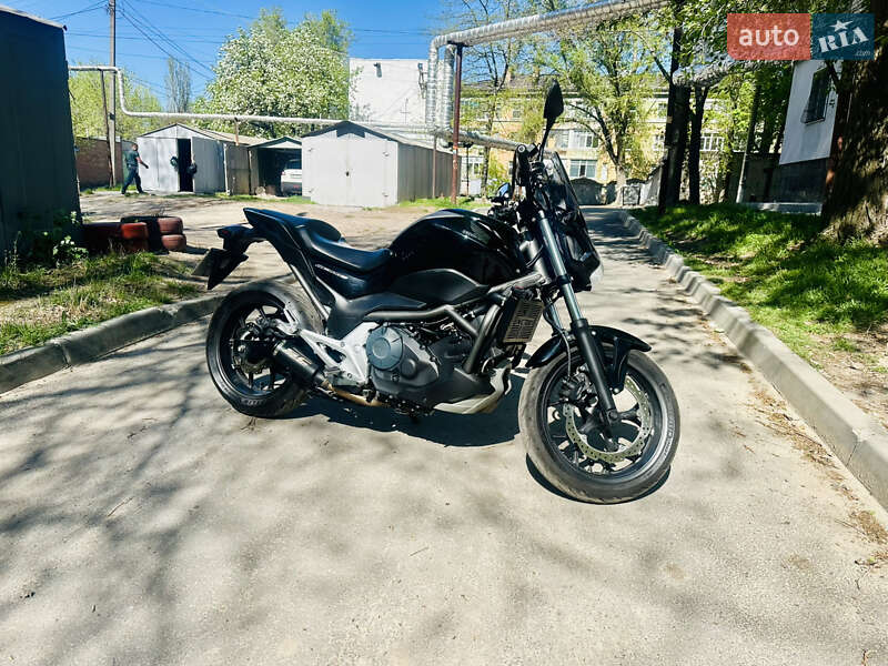 Мотоцикл Спорт-туризм Honda NC 700S 2012 в 