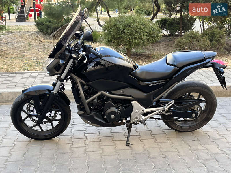 Мотоцикл Туризм Honda NC 700S 2013 в Южному