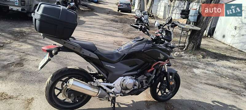 Мотоцикл Многоцелевой (All-round) Honda NC 700X 2012 в 